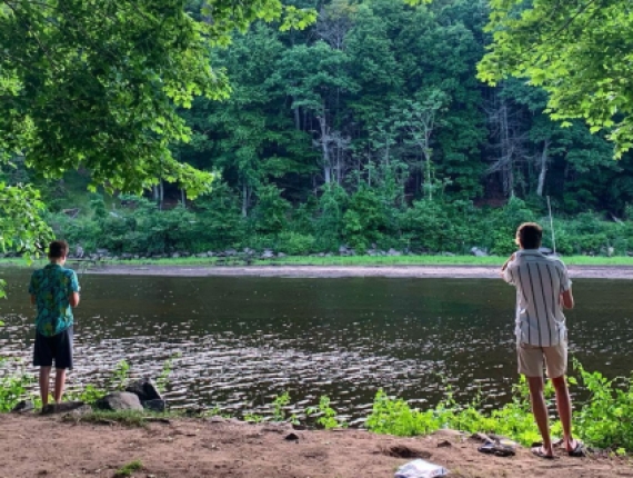 Amigos pescando en Sunrise State Park (Instagram@ciearajy)